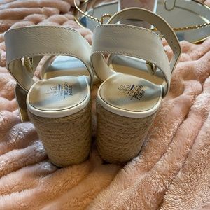 Wedge size 10, wore once